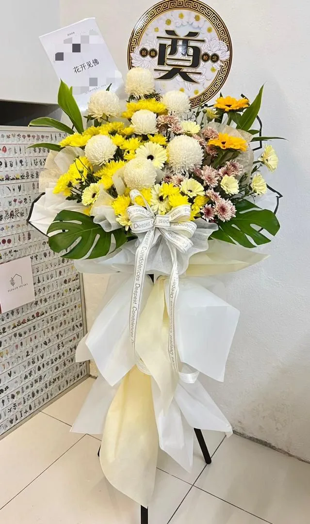 Yellow and white flower stand from a dedicated florist in Simpang Ampat, Penang